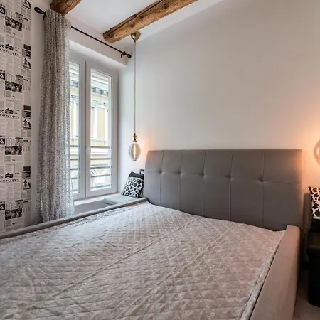 Black & White Apartment