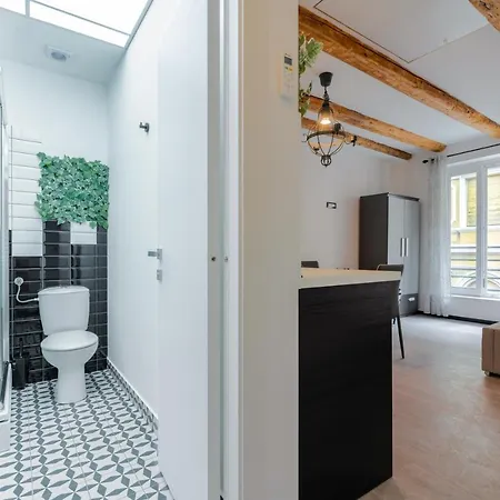 Black & White Apartment