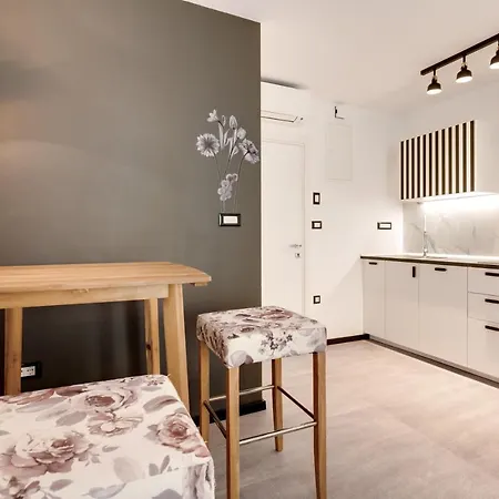 Black & White Apartment *