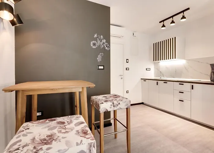 Black & White Apartment *